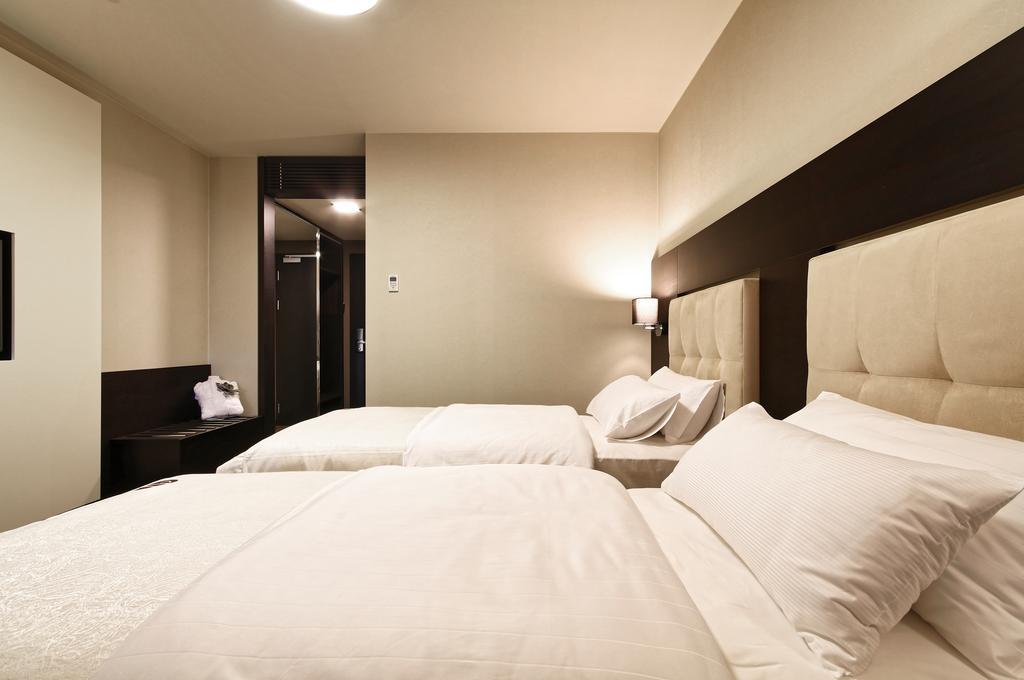 Hotel Victory Popuvky エクステリア 写真