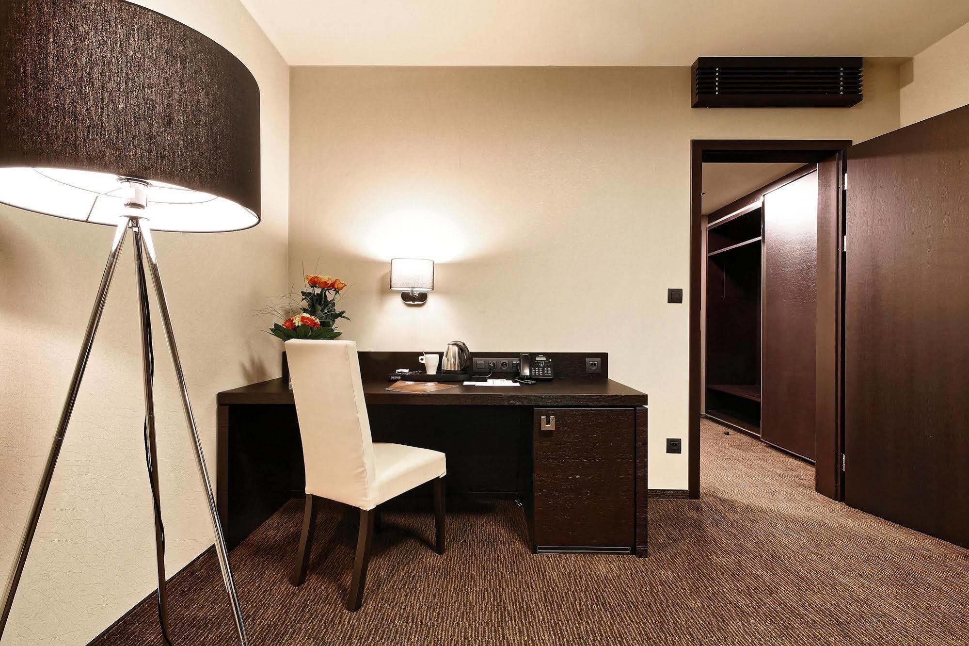 Hotel Victory Popuvky エクステリア 写真