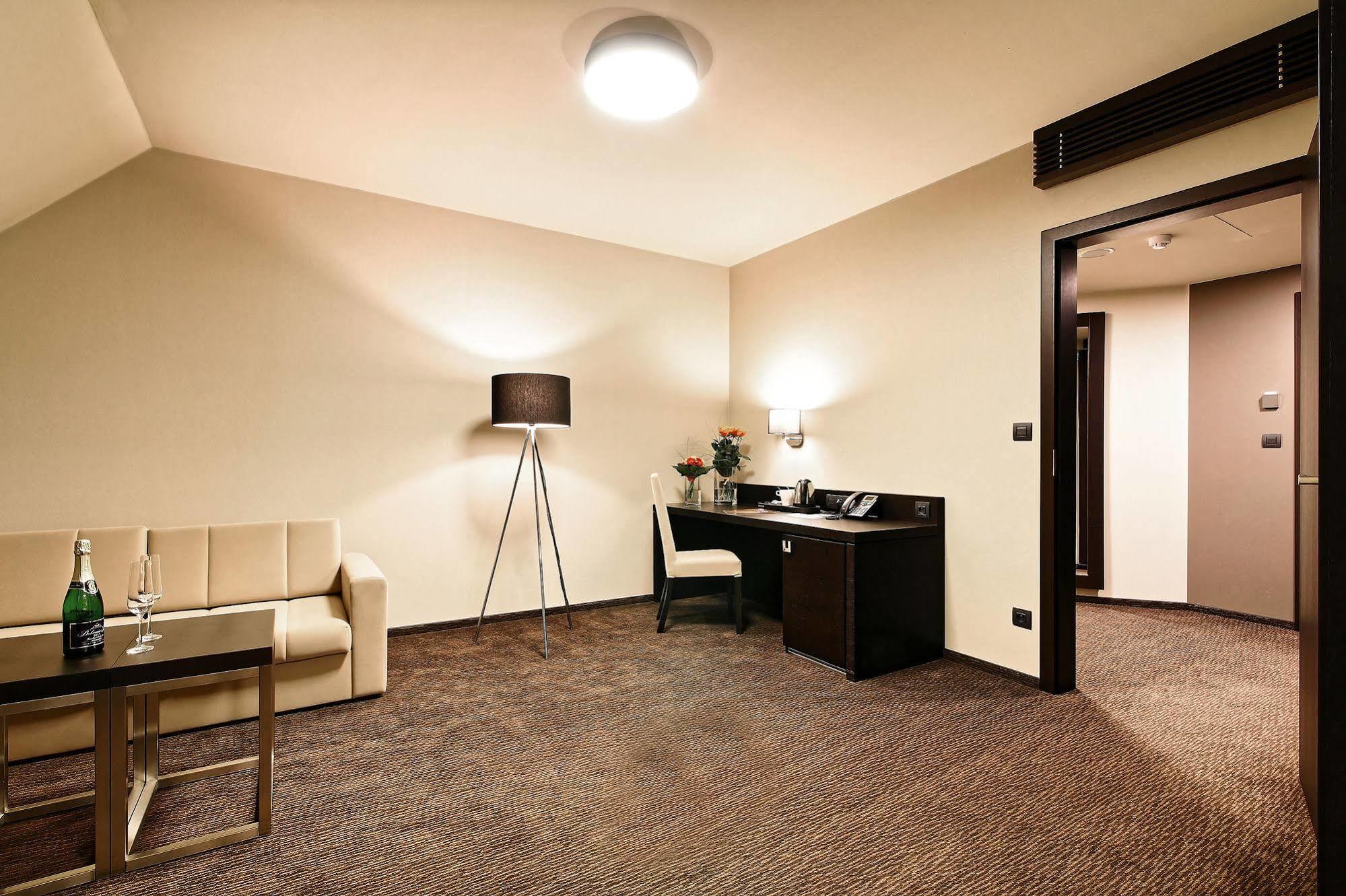 Hotel Victory Popuvky エクステリア 写真